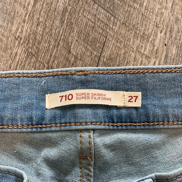 710 Skinny Light Wash Levi Jeans - Picture 2 of 6